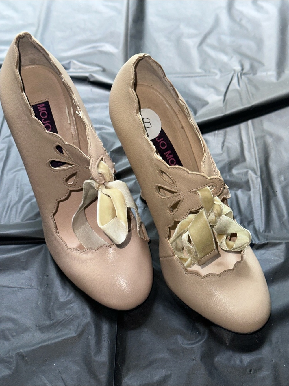 Mojo Moxy Beige Floral Bow Women’s Heels